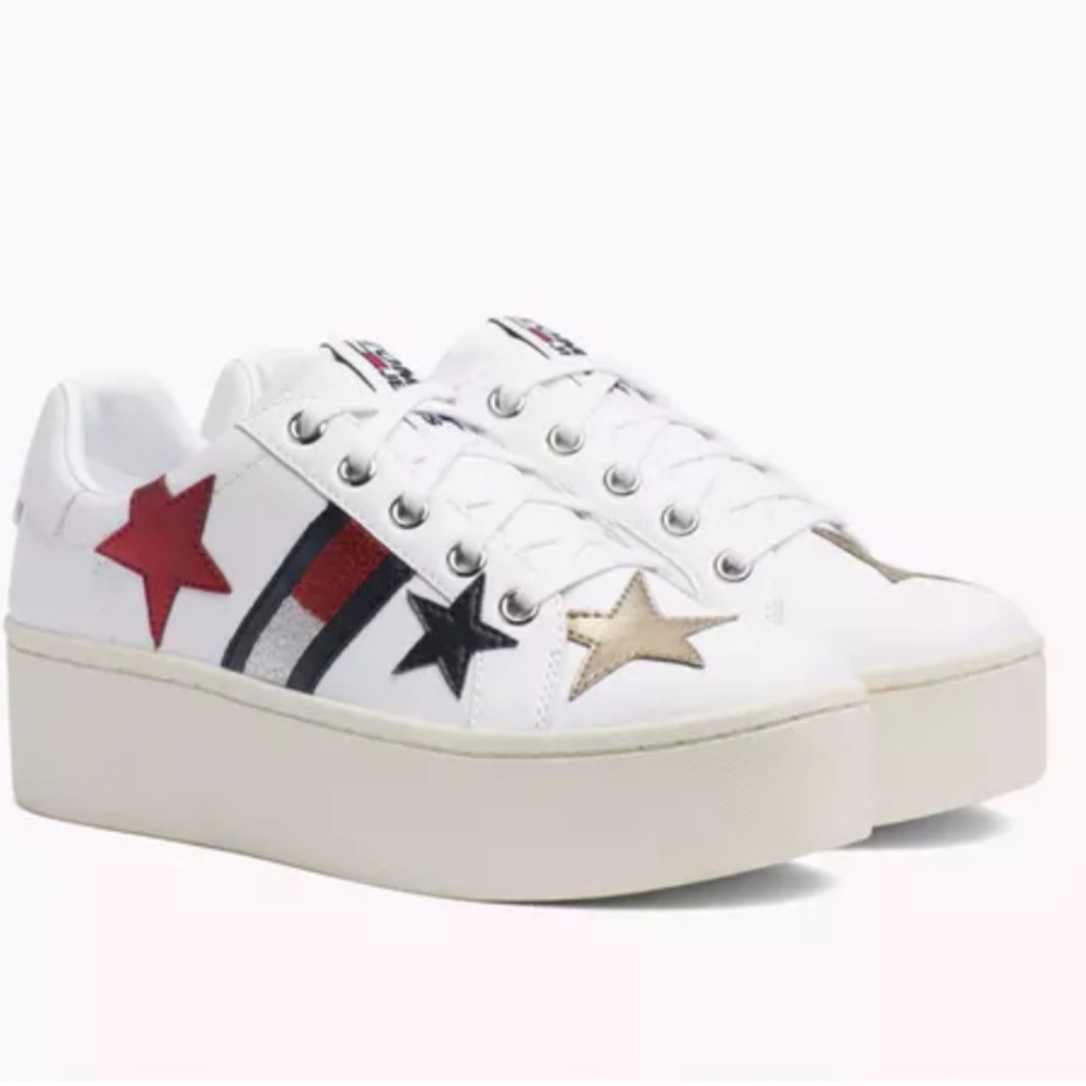 ⚠️SOLD⚠️Tommy Hilfiger platform sneakers 🤩🛍💕